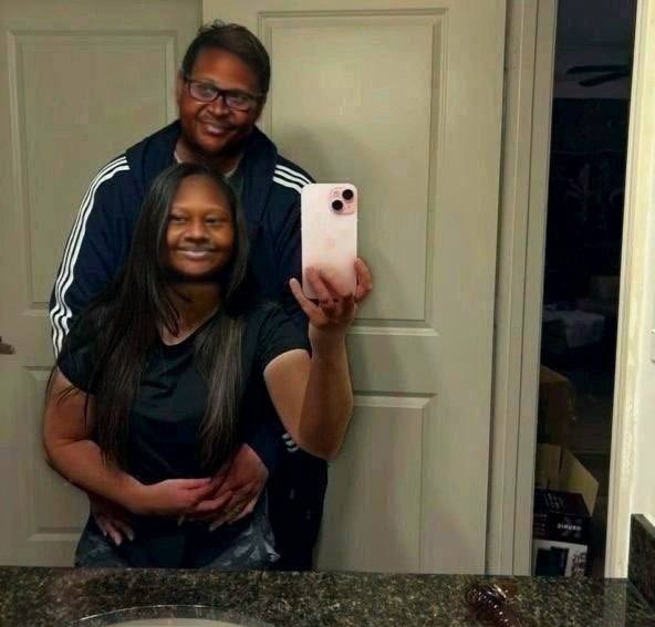VLONEPREDATOR's tweet photo. here’s what her and her husband would look like if they were black or chinese https://t.co/nM8Or2odd0