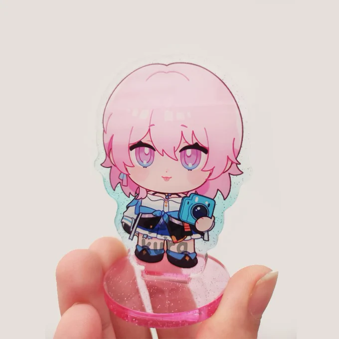 I'm finally opening standee and charm c0mmissi0ns! Check the  below for more information 
