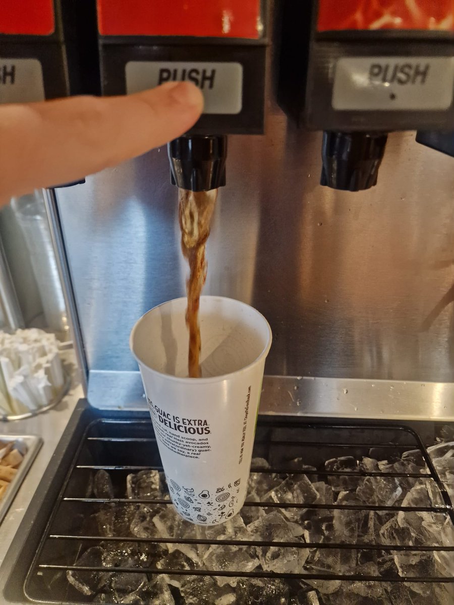 afursman's tweet photo. @ChipotleTweets I really love coming to Chipotle for lunch but it is really disappointing when your soda machine has no carbonation. I've already paid for my soda so I've effectively thrown the money away. This happens quite regularly at my local Chipotle in Arlington! https://t.co/xr31A86W3D