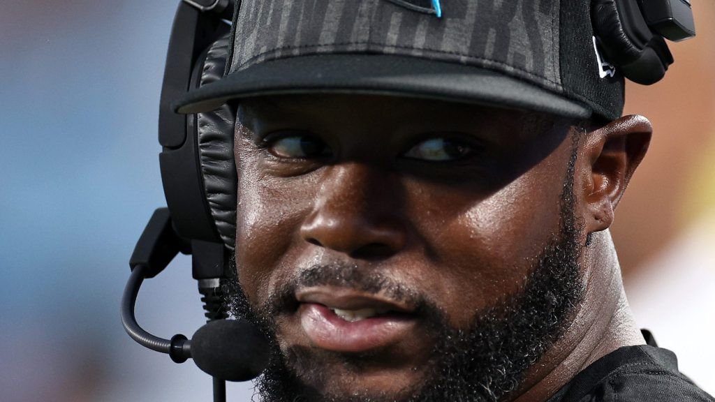 Thomas Brown is 2nd-highest rated OC of 2023 in NFLPA survey pantherswire.usatoday.com/2024/01/04/pan…