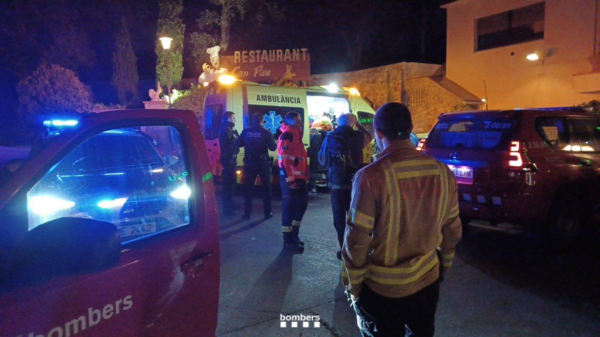 Trobat sa i estalvi un menor que s'havia perdut a Puig Neulós, la Jonquera (avís 15.02 h). #GRAE, #GRCR i 13 dotacions hem fet recerca conjunta amb el dispositiu francès en un radi de 500 m. Hem localitzat l'infant en un restaurant a 4 km del punt d'inici, hi ha anat caminat.