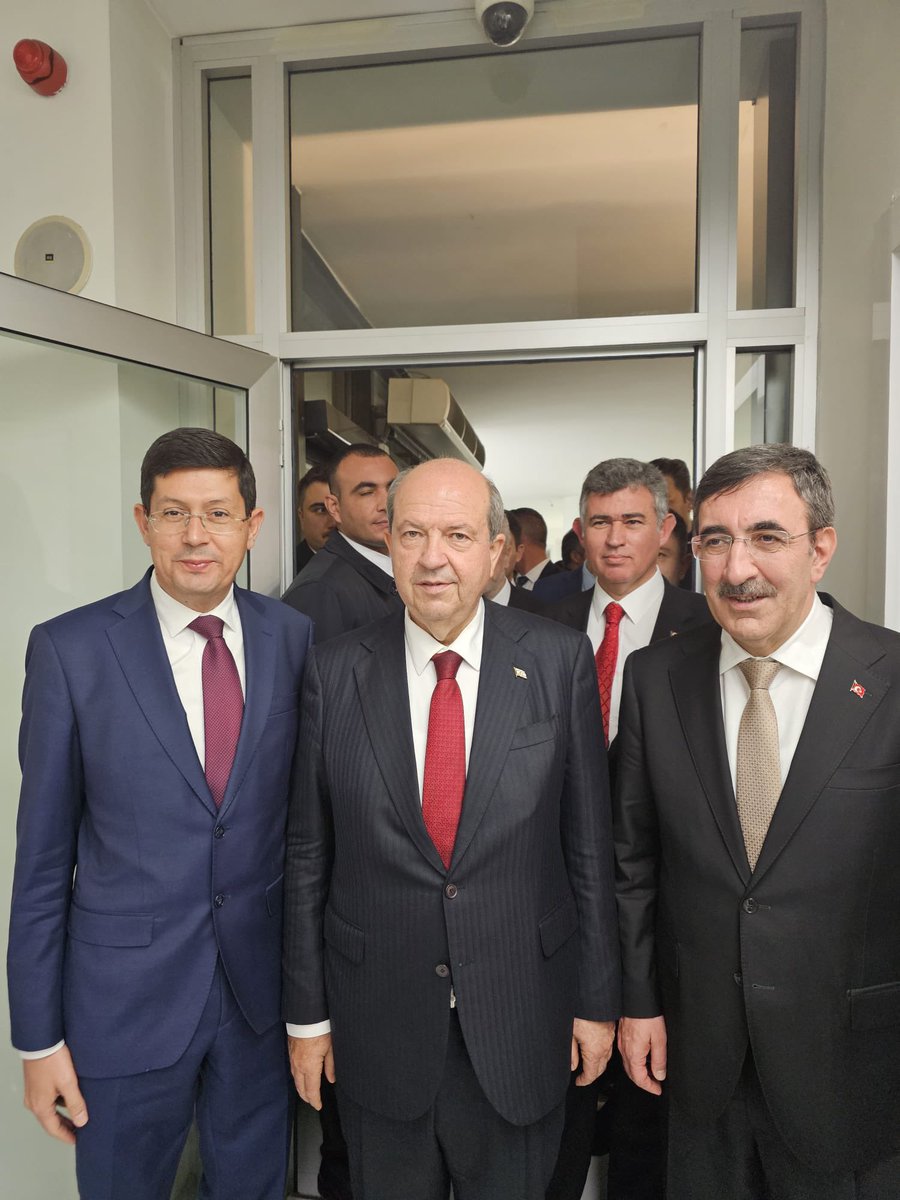 📍Ankara

Türkiye Belediyeler Birliği Encümen Üyesi olarak,  Cumhurbaşkanı Yardımcımız Sn. Cevdet Yılmaz ile Kuzey Kıbrıs Türk Cumhuriyeti Cumhurbaşkanımız Sn. Ersin Tatar’ın katılımları ile gerçekleştirilen “İzler Silinmeden” adlı fotoğraf sergisi açılışına katıldık.