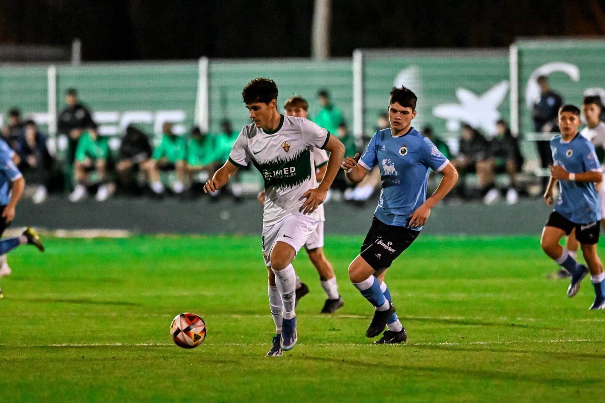 futbolbaseECF's tweet photo. 🟢 0-0 ⚫️ | ⌚️ Min. 115 

⏳ ¡5️⃣ Minutos para el final en el Diego Quiles!

#ElcheRealRacing | #MuchoElche 💚 https://t.co/atTubql2Gy