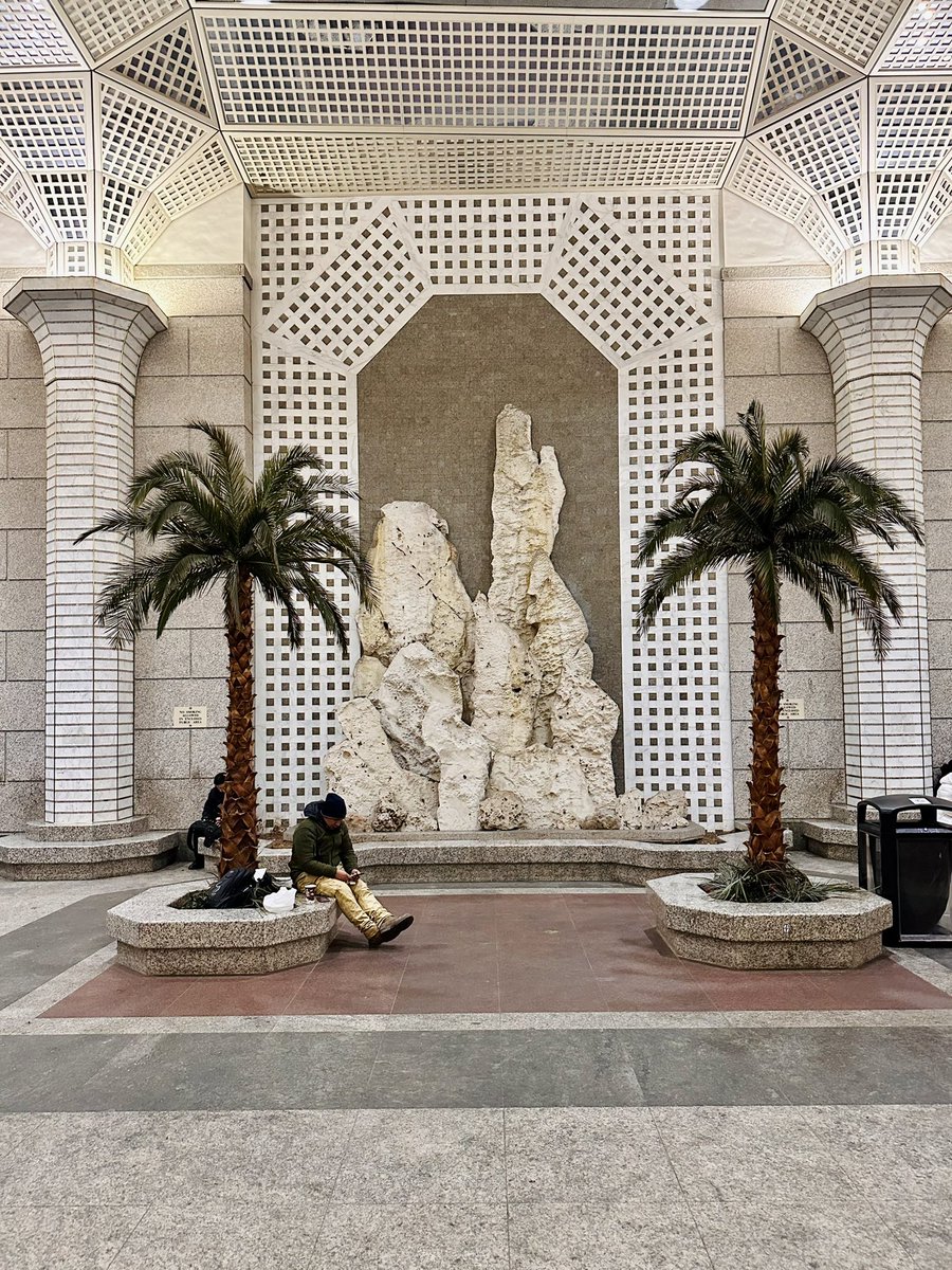 presfutures's tweet photo. In a very short time, people will look back at the loss of these two spaces with great regret; not just for their aesthetics, but for the complexity and contradiction that defined the postmodern public interior https://t.co/owsep9THeO