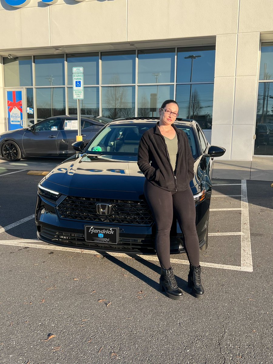 HendrickHondaNC's tweet image. Christina is driving into the New Year with her beautiful brand-new 2024 Honda Accord delivered by Carter Nast, our Sales &amp;amp; Leasing Consultant📲 (704-552-3431)🤩
#newyearnewcar #drive #posingforthecamera #hondaccord #hondaaccordlove #cars #photoshoot #accord #hondaowners #upgrade