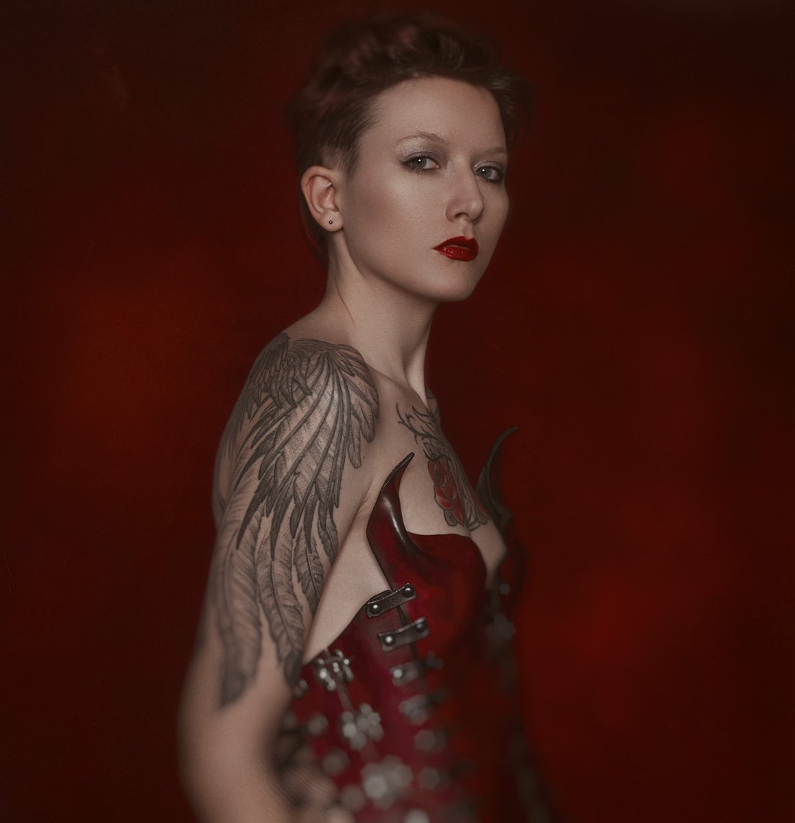 Corset fashion from a recent shoot with @MistyRed_2 

#corset #corsetphotography #modeling #photographer