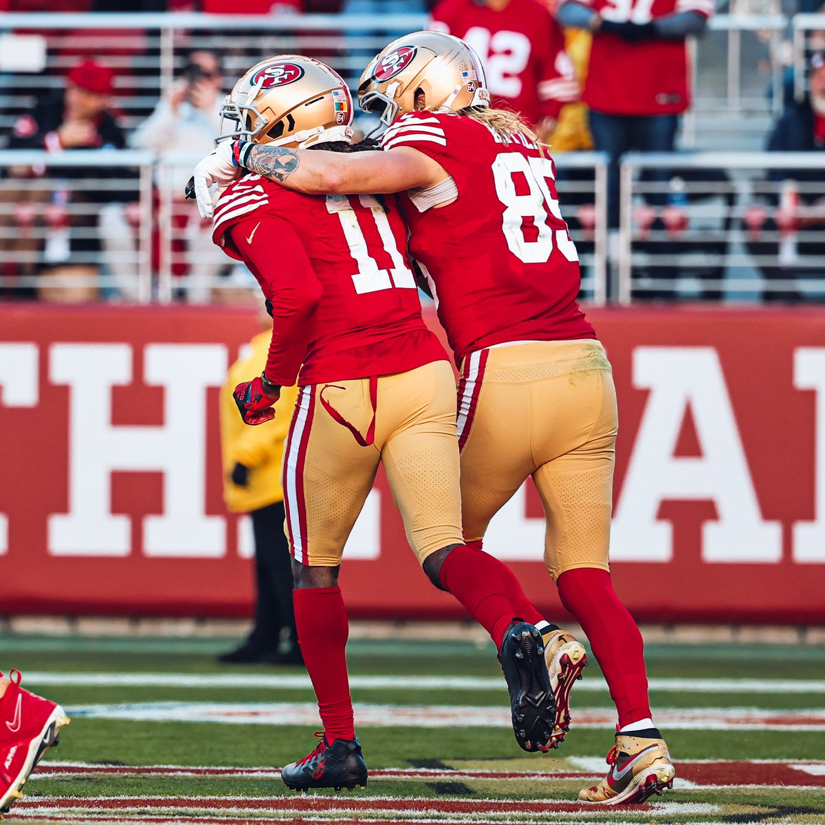 49ers's tweet photo. Keepin' it 1K! 🔥 https://t.co/4CBGXh7W8Y