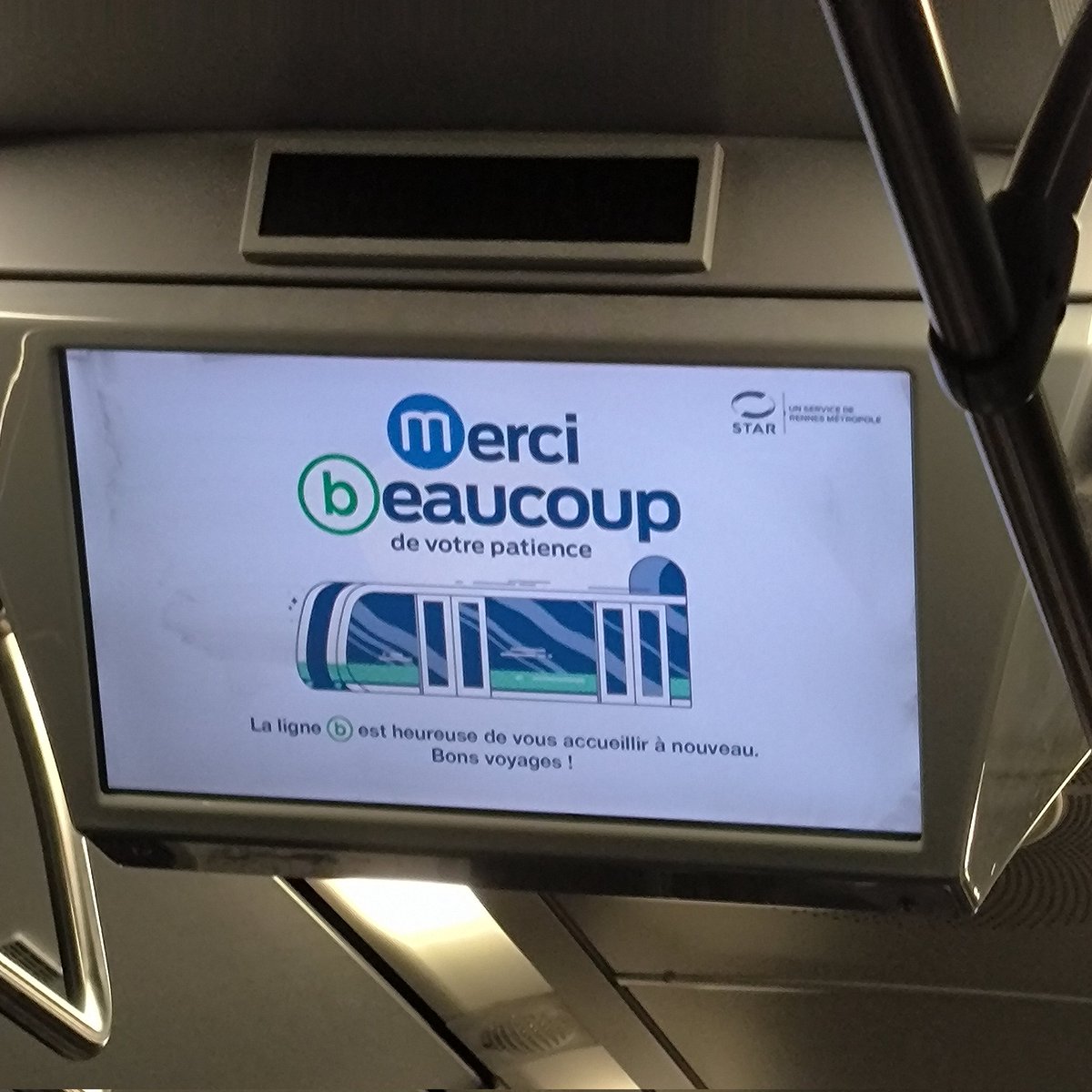 @STARendirect Et pendant ce temps là dans le bus relais 🤣