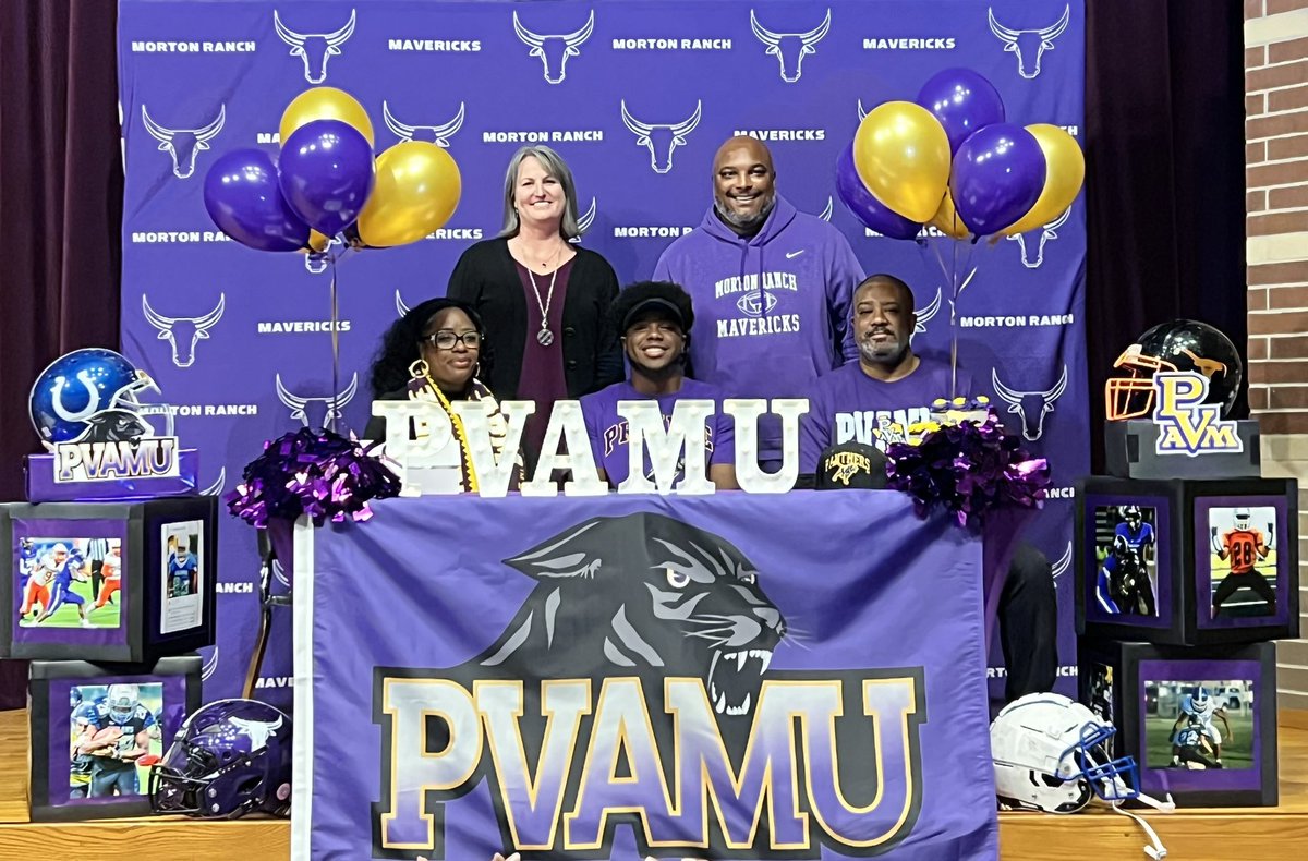 MRHS_MavsFTB's tweet photo. Congratulations to our signees! We are extremely proud them! We know they will do great things for @BearkatsFB @GopherFootball @PVAMU_Football @DeanFord_32 @mik3gerald @D1_bound_hall28 #BePurpleBeProud #ItsTheMaverickWay #MaverickFootball https://t.co/SzMx1y5UL4