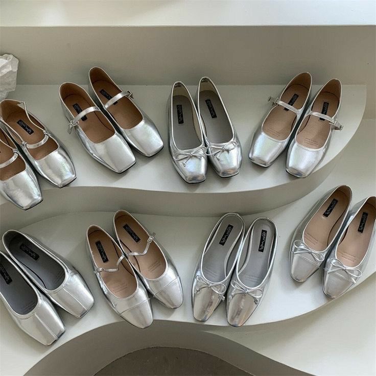 REGINAVGEORGE's tweet photo. new obsession: silver ballet flats https://t.co/7L9aWpDJxL