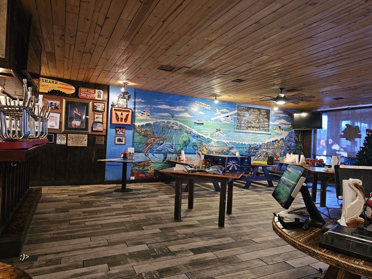 PaulWTyler1's tweet photo. There are no bad days at Bimini's oyster Bar North Myrtle Beach South Carolina. Proudly processing with #Shift4 @Shift4 #BiminisOysterBar #NorthMyrtleBeachEats #SeafoodDelight #FreshFromTheOcean #SCSeafood #BiminiFeast #LocalFlavors #SeafoodAdventure #MyrtleBeachDining #BiminiCuisine