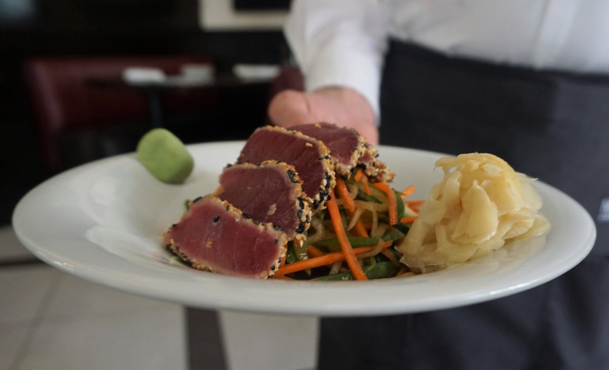 MaxsGrille's tweet photo. Bringing the ocean to my plate one tuna at a time. 🐟  Come in today and try our sesame-seared tuna! Book a reservation now!  https://t.co/NakddOXfbl https://t.co/qlOSZHOMxu
