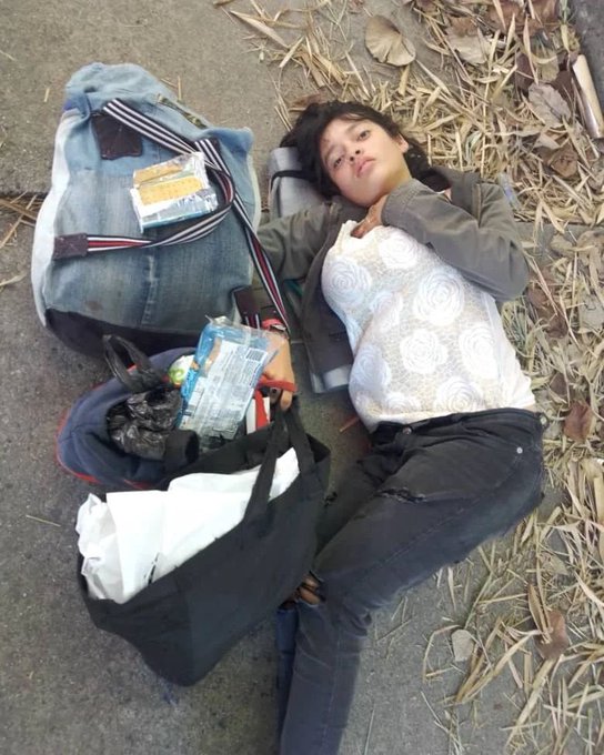 #Merida Dice llamarse Laura Fernández ,tiene varios días deambulando por las inmediaciones de la avenida Las Américas cerca del cuartel General de los Bomberos Mérida. cualquier información sobre sus familiares o algún conocido ,notificar al número telefónico 0274-2663612.