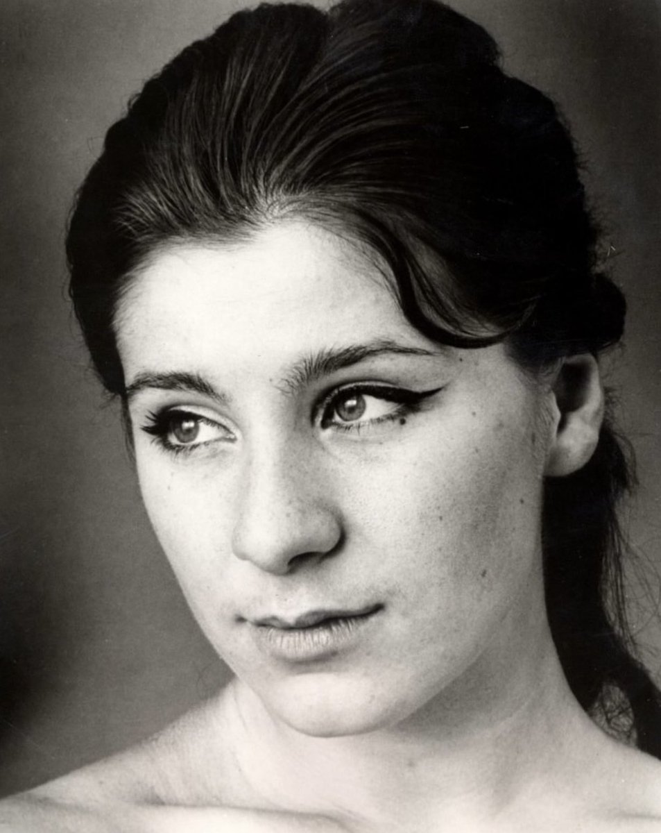 Bu dünyadan bir Ayla Algan geçti.