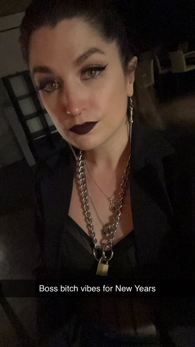 KHowDare's tweet photo. Also I worked an event for New Years so went for boss bitch vibes. Here’s one of the few pictures I actually took 😆 https://t.co/LxaM2vvIla
