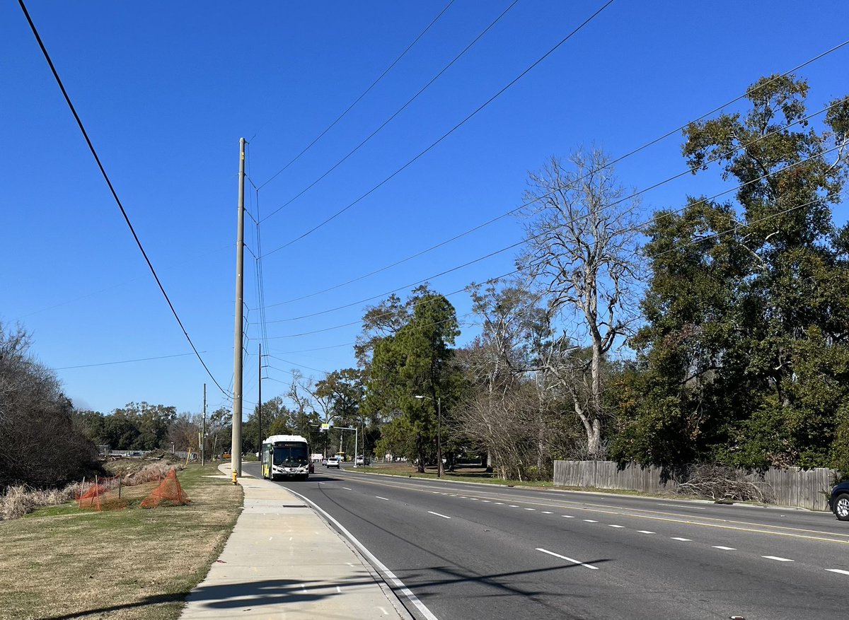 Heading to an appointment here in Baton Rouge on <a href="/BTRCATS/">CATS</a> via Route 17 - Acadian Hwy/Perkins Rd, operated today with a battery-electric bus. Thanks for the ride, CATS!
