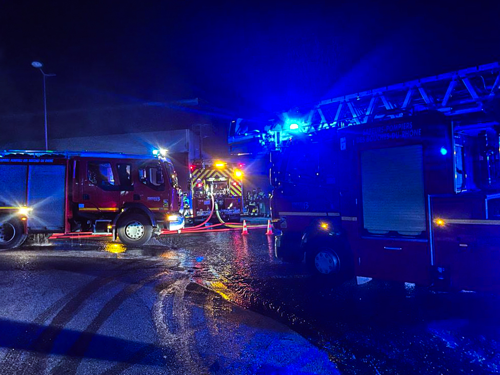 Pompiers13 tweet media