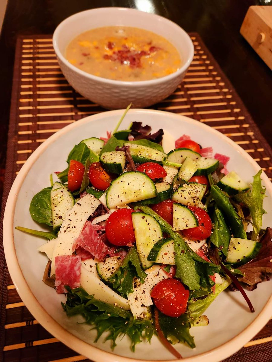 Airfemale14's tweet photo. ✨️Homemade Creamy Potato Bacon 🥓 Soup + Italian Salad 🥗 #LateLunch #ThursdayKitchen 😋 https://t.co/gJdHW8H4Hy