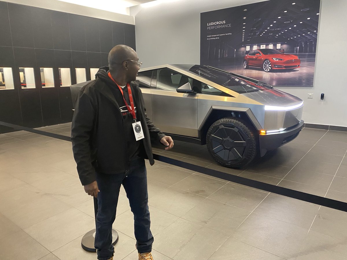 ⁦<a href="/Tesla/">Tesla</a>⁩ Cybertruck finally made it to the GTA