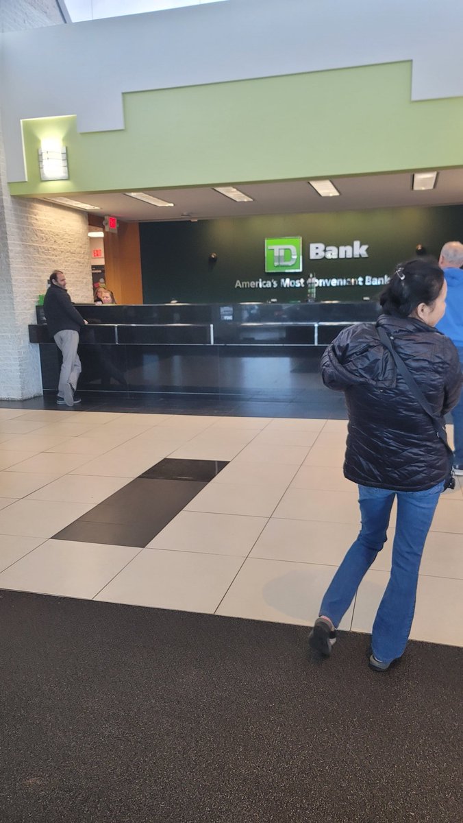 DJSyrex's tweet image. The only thing I dislike about TD Bank is that they think that people know how to queue. Move up!