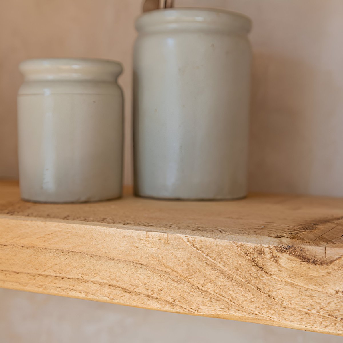 SimpsonFurnitur's tweet photo. Did you know? We hand pick every length of timber in order to preserve as many rustic characteristics as possible. Swipe to see all the natural textures and grain patterns 🪚🪵

#bensimpsonfurniture
#floatingshelves
#woodenshelves
#rusticshelves
#shelfie https://t.co/rpRsiDOJlA