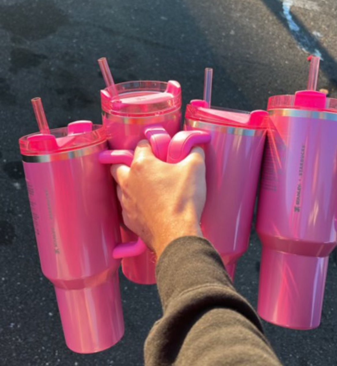 Resell News 💸 tweet media