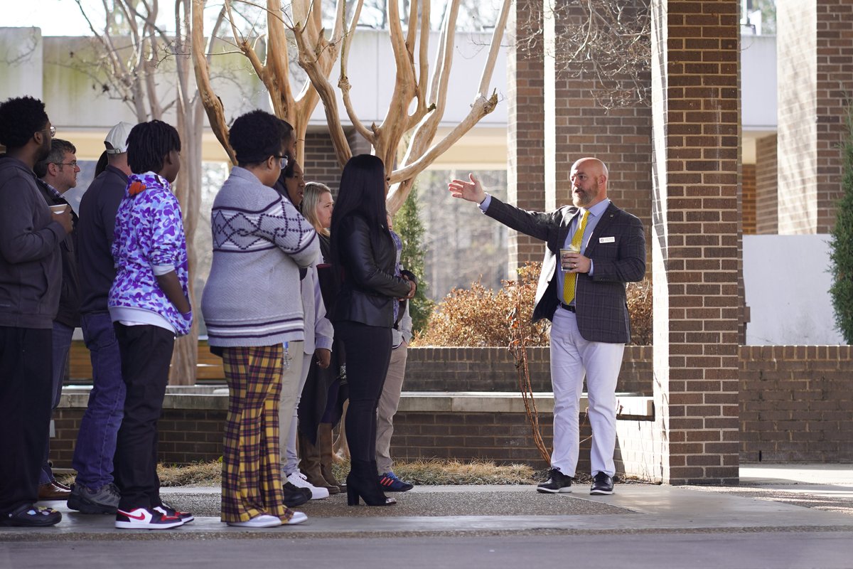 Tuesday Tours ramp up next week with our next available tour on January 16! This is an excellent opportunity for families seeking options for their current 8th through 10th grader's education. Sign up today for this exclusive look at the Brotherhood at cbhs.org/discover.