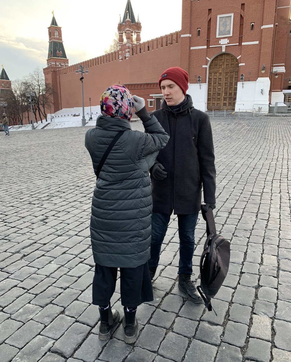 Liza_Let's tweet photo. как он смотрит на меня
как он смотрит его величество футбол https://t.co/GedUYEyrIa