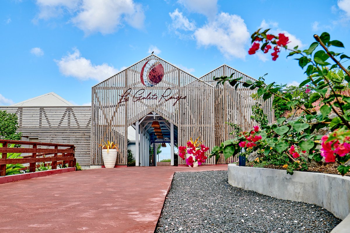 📢[OPPORTUNITES D'EMPLOI] 
Le nouvel hôtel Les Galets Rouges Lodges &amp; Spa, à Bouillante recrute :

- Serveur H/F
- Barman H/F
- Chef de rang H/F
- Réceptionniste H/F
- Esthéticienne H/F
- Masseur H/F

Postulez à RH@lesgaletsrouges.com 

#Tourisme #Guadeloupe