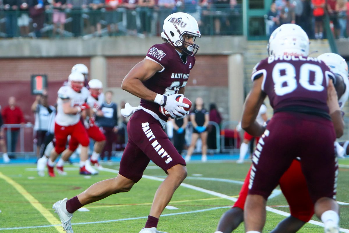 After a great conversation with <a href="/MrJSamps/">Coach Josh Sampson</a> I’m blessed to receive an offer from Saint Mary’s University ‼️🐺 #AGTG 

<a href="/GavinLake/">Gavin Lake</a> <a href="/smuFTBL/">Saint Mary’s University Huskies Football 🇨🇦</a> <a href="/onhsfball/">ONHSFBALL</a>