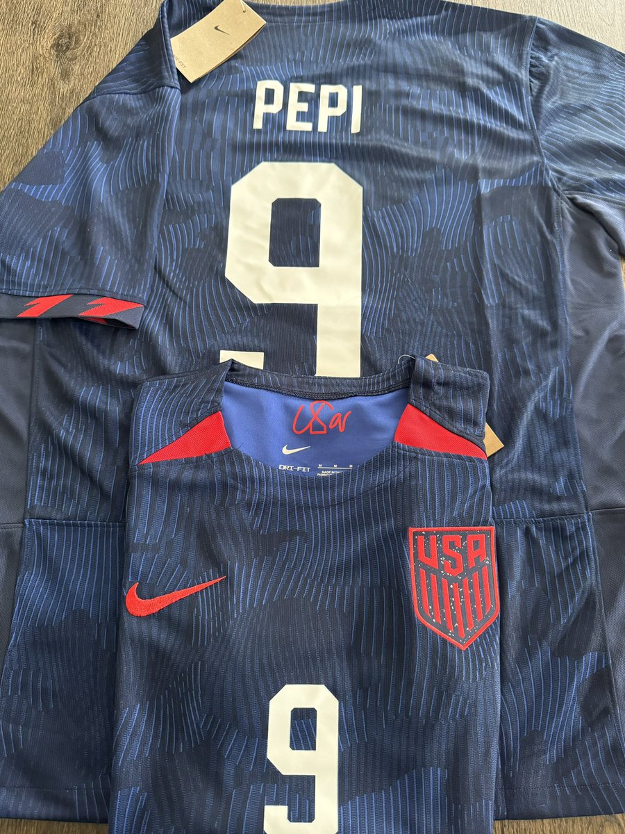 Pepi_Stan9's tweet image. 🚨First jersey giveaway of 2024🚨

We’ve got 2 Pepi jerseys 1 size L and 1 size M. 

Like this post for the L and the 👇 post for the M. Must follow this account to be eligible. Winners will be picked in 24 hours! ⏰ 
(You can enter both but can’t win both)