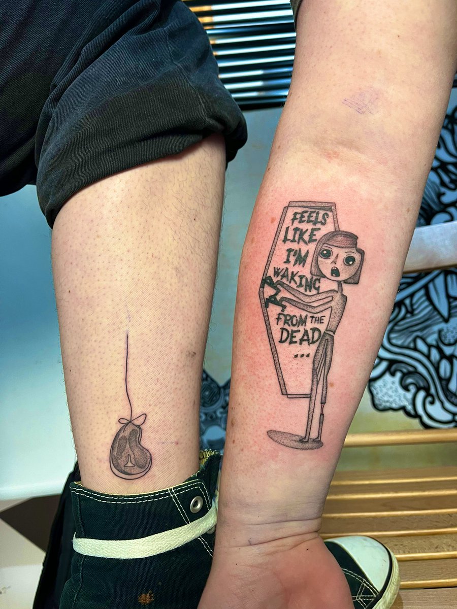 parageorgia's tweet photo. @holylightmusic and I got some tattoos today 😁😁 thank you @haychbee_ for allowing us to have your design tattooed!! https://t.co/I3SpCpfKbA