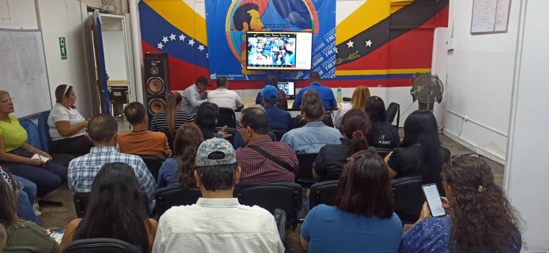 #4Ene|🇻🇪💫  Bendecido 2024 
En Video Conferencia Nacional

Lineamientos para el segundo momento pedagógico del año escolar 2023-2024
#PuebloEstableYEnPaz 

¡Todo el bienestar para la Patria!
<a href="/NicolasMaduro/">Nicolás Maduro</a> 
<a href="/_LaAvanzadora/">Yelitze Santaella</a> 
<a href="/Asamblea_Ven/">Asamblea Nacional 🇻🇪</a> 
<a href="/FreddyBernal/">Freddy Bernal</a> 
<a href="/CDCETachira/">CDCE Táchira</a> 
<a href="/lanacionweb/">Diario La Nación</a>