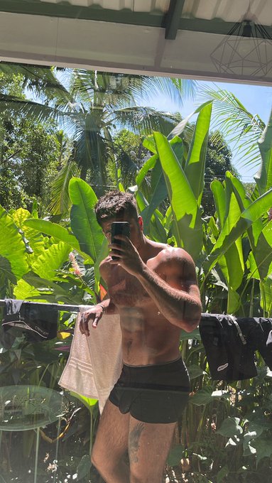 2024 ✨🍾 https://t.co/RlaGY4j6ao