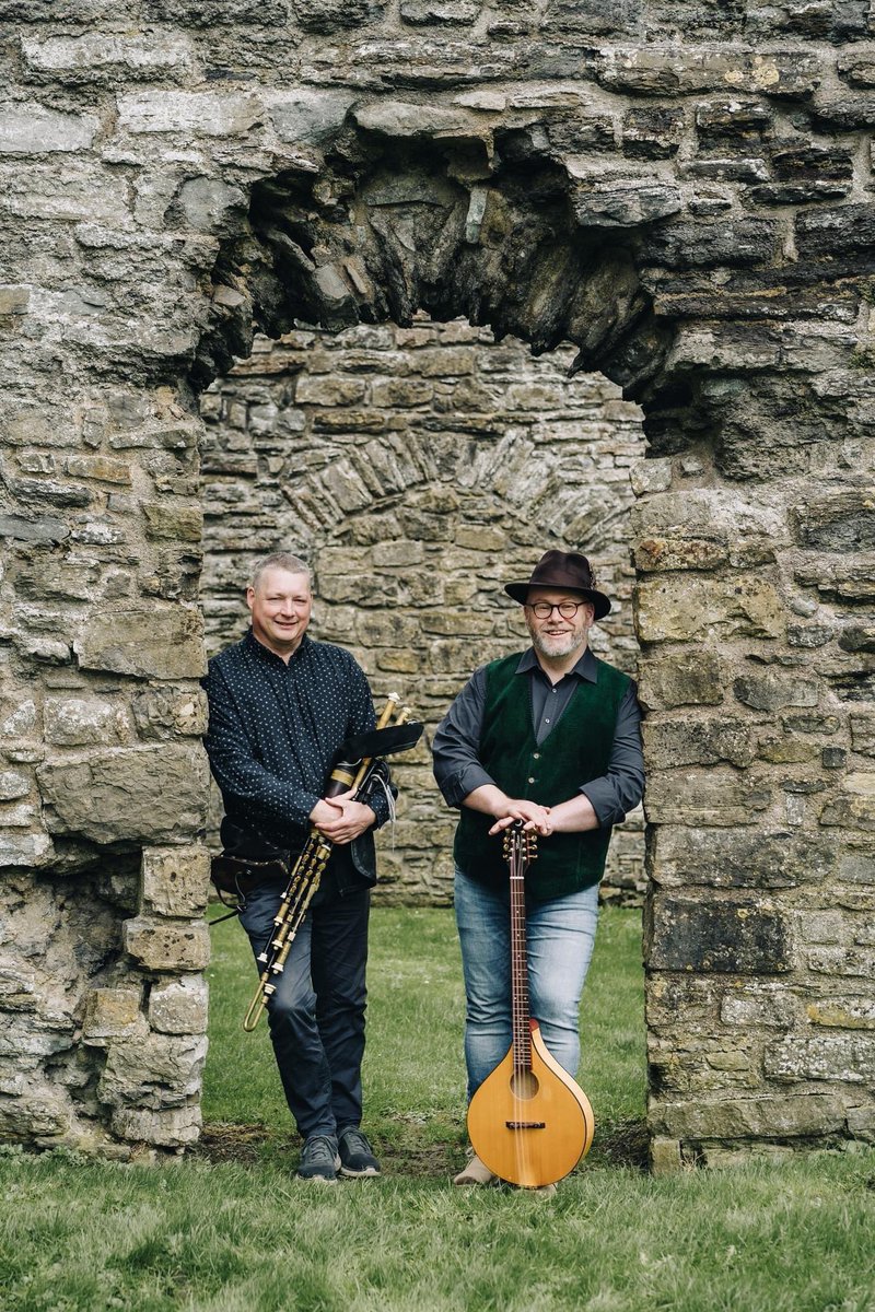 If the New Year’s Resolutions have gone by the wayside and you are looking some  craic agus ceol, come along to The Lower House Donaghmore this Saturday 6th from 10-12pm