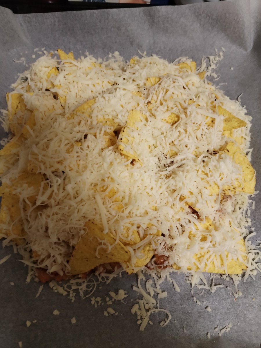 _StoryCorner_'s tweet photo. #TellTetel #10choureport #deadbites
I made some Nacho-Minced Meat Meal/Pizza. And for my first time, it came out nice.๐
For next time I need to get the Tortilla Spice. ๐ https://t.co/KtPxd0BMPH