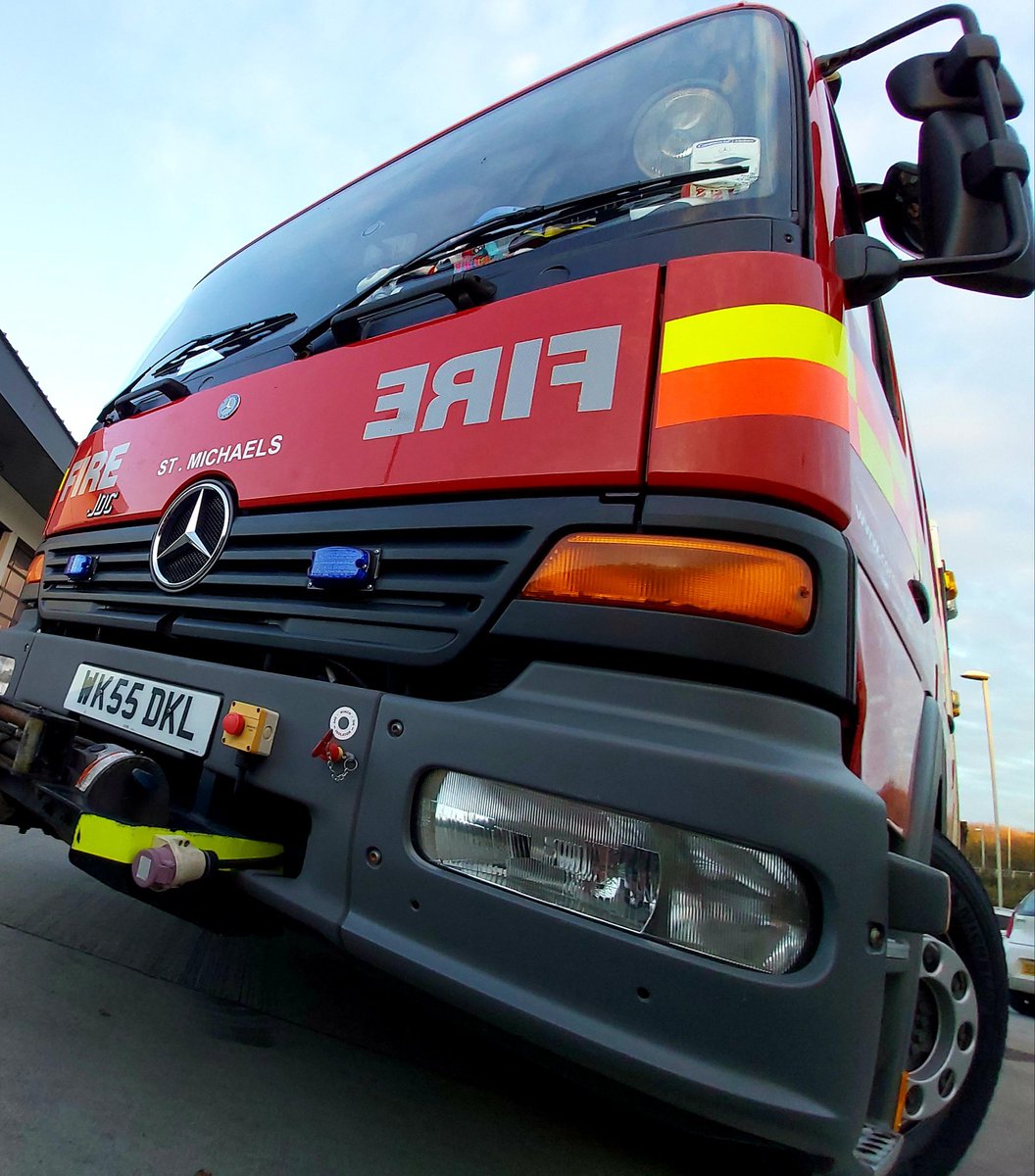 🚨 999 Shout 4th January 🚨

Hayle crew responded to a residential fire near Carnhell Green with colleagues from <a href="/TolvaddonCFRS/">Tolvaddon Community Fire Station</a>

Fire extinguished using hose reel jet, breathing apparatus, thermal imaging camera &amp; tools.

More info below 👇

db.cornwall.gov.uk/fbnews/info/de…