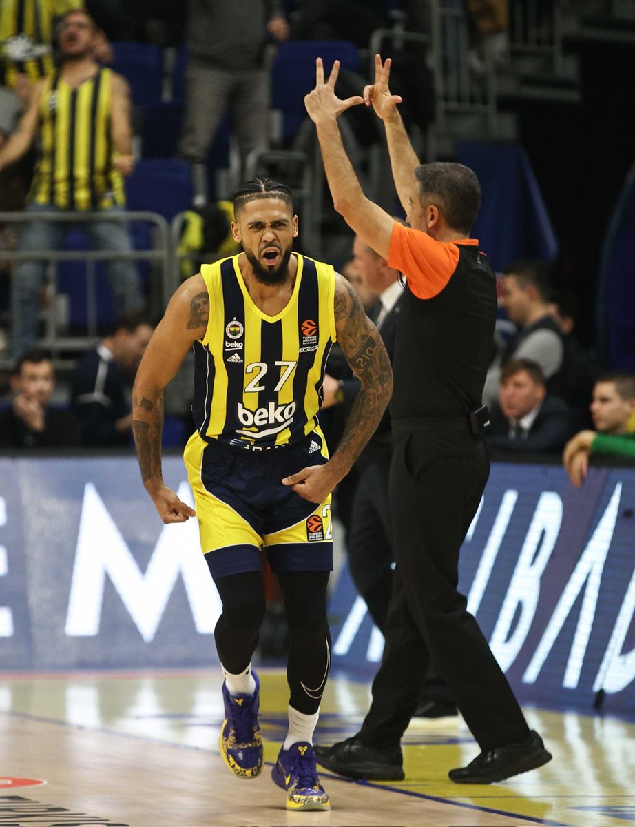 LITVANYA'DA BU AKŞAM FENERBAHÇE BEKO RÜZGARI ESTİ! 🔥🔥

MACCABI'DEN AVERAJI DA ALIYORUZ, KAZANIYORUZ! 

MS | FENERBAHÇE 109 - 74 Maccabi

SEZONUN EN İYİ OYUNU, SEZONUN EN İYİ 40 DAKİKASI! 

Özellikle ikinci çeyrekten itibaren harika bir oyun. Çift maç haftasını bu galibiyetle