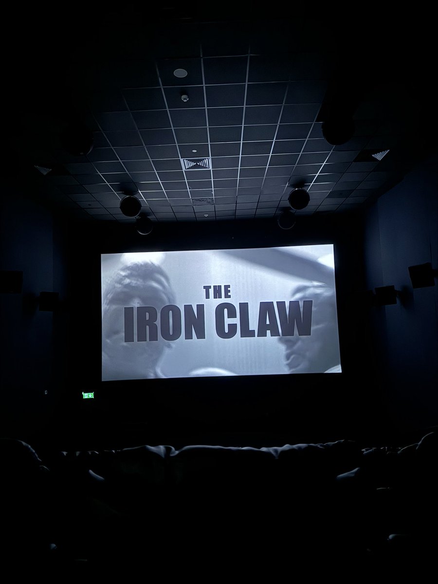 في السينما مع الغالي <a href="/daddyco0ol1/">Abu Toleen </a> لمتابعة فيلم #TheIronClaw المنتظر عن عائلة "فون ايريك" العريقة بعالم المصارعة. ❤️