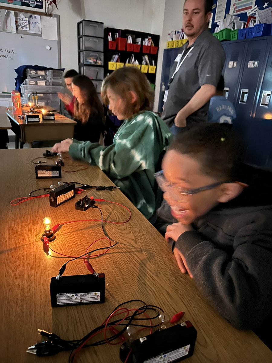 HeatherTechFan's tweet image. @EthridgeES 4th grade is starting 2024 with an exciting and engaging review of circuits with the amazing @CoServ community education team! They are always OUTSTANDING and FUN! #coserve #communitypartnerships #LISDscience