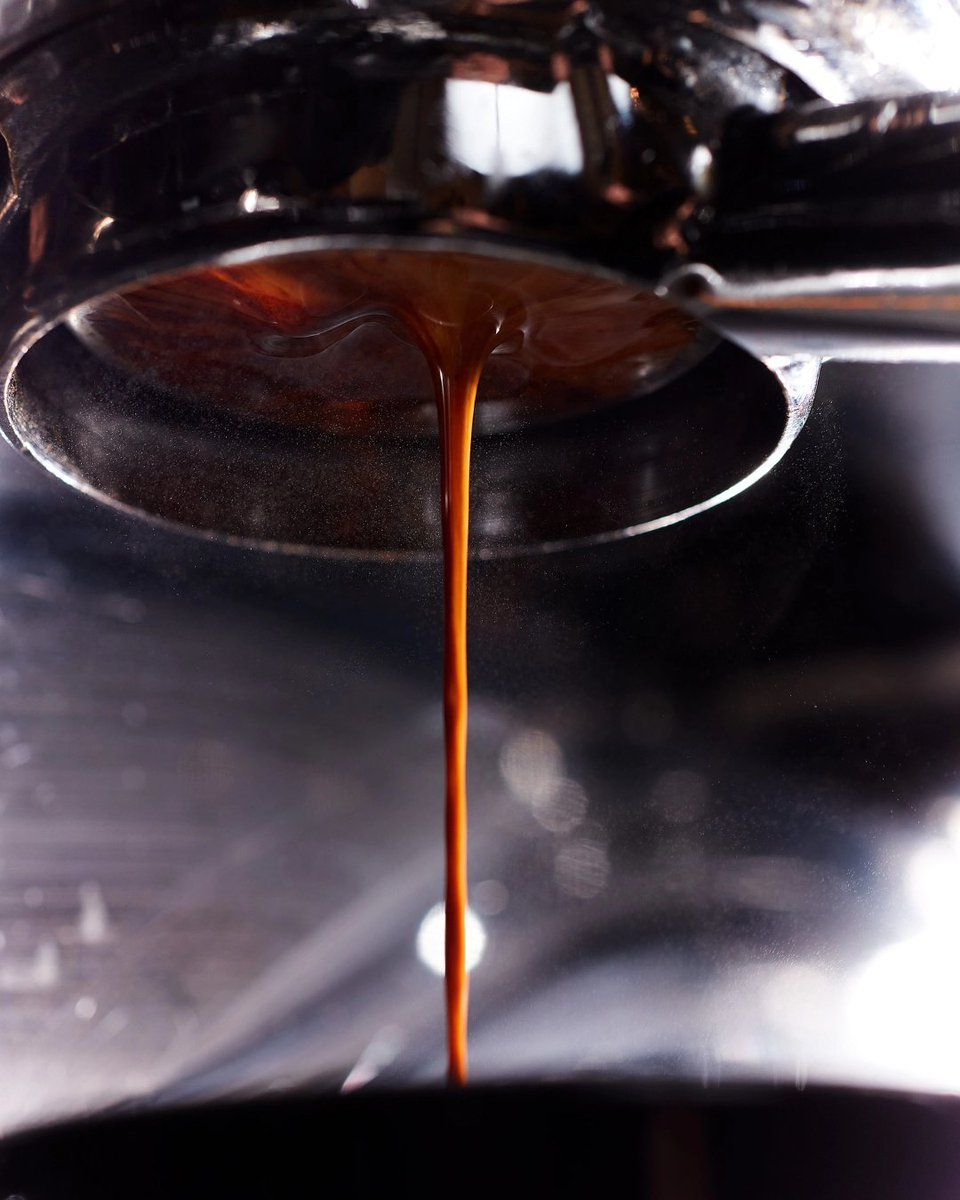 Ready to master your home espresso?

Join us for our Barista Masterclass and gain the skills &amp; knowledge to dial-in, get consistent extraction, evaluate your espresso, texture milk, and learn the basics of latte art. 

Limited spaces available 🎟

deargreencoffee.com/products/espre…