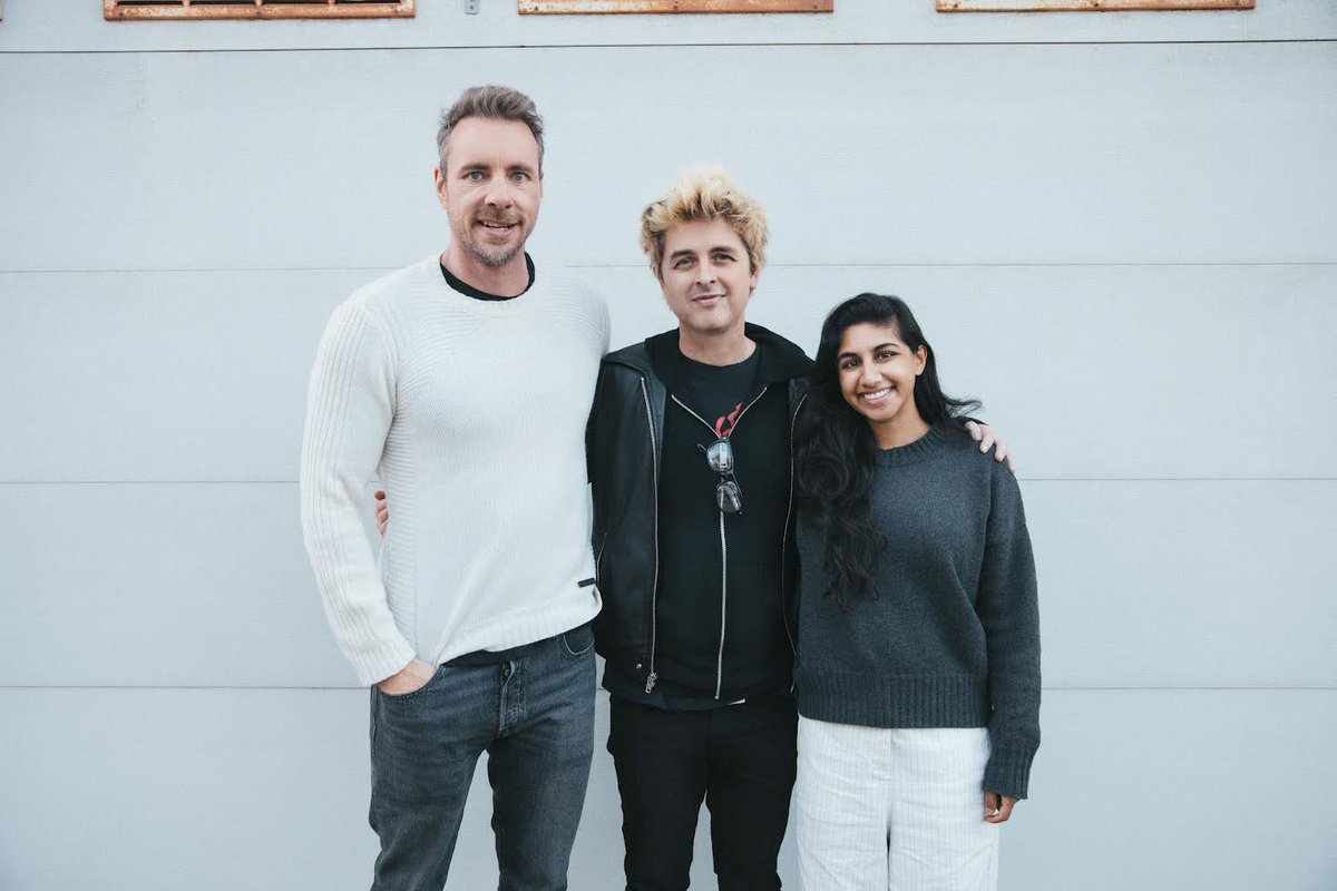 This just in!!! Billie Joe's crashing @ArmchairExpPod with Dax Shepard + Monica Padman to talk about the band’s history, the songwriting process, Saviors, and a whoooole lot more. Now stop reading this and go listen ---> bit.ly/3vrYUpm