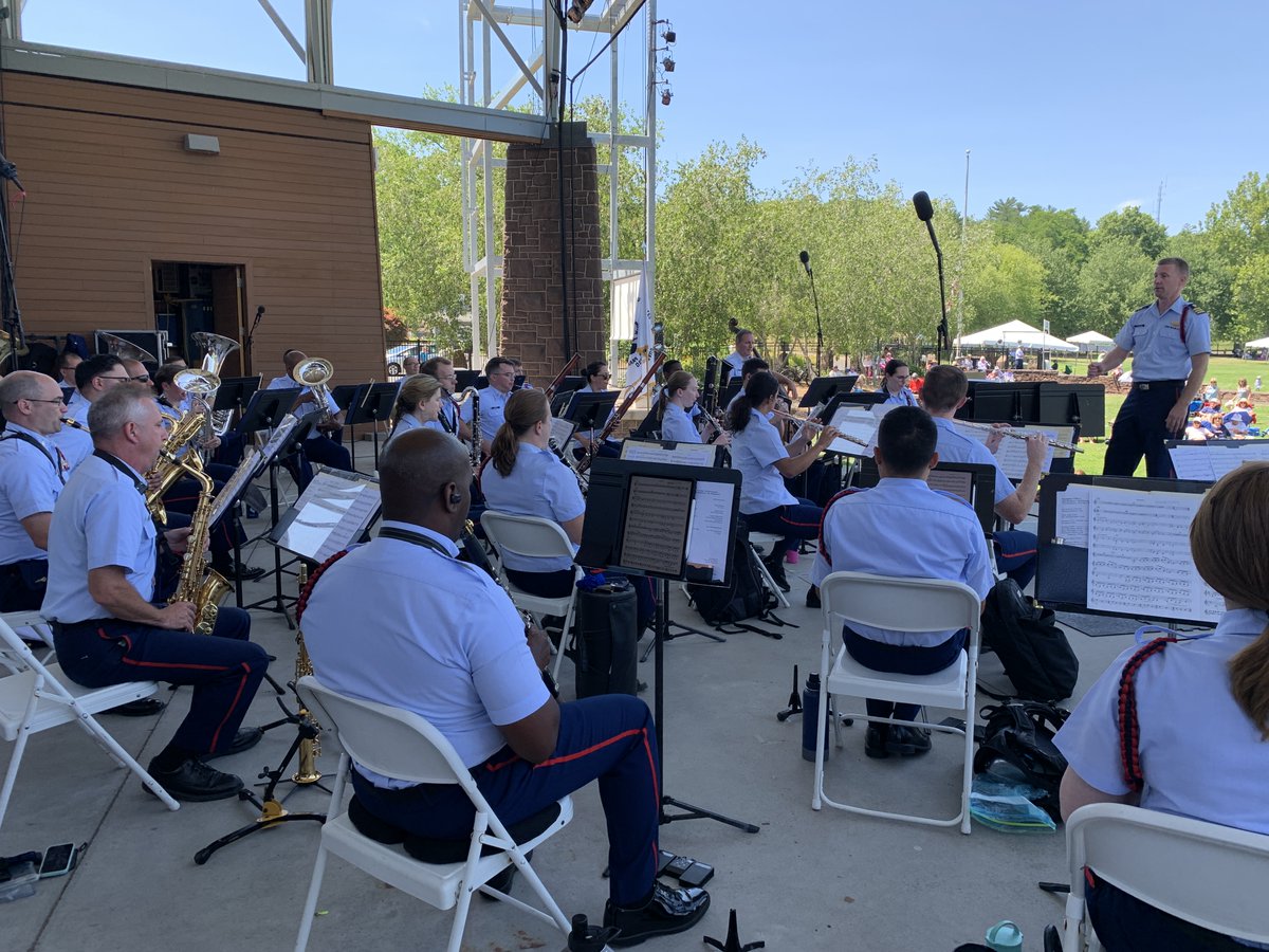 📸 Photo of the day: <a href="/USCG/">U.S. Coast Guard</a> at Simsbury Meadows | July 2022

#simsburymeadows #simsburyct #throwback #uscoastguardband #uscoastguard