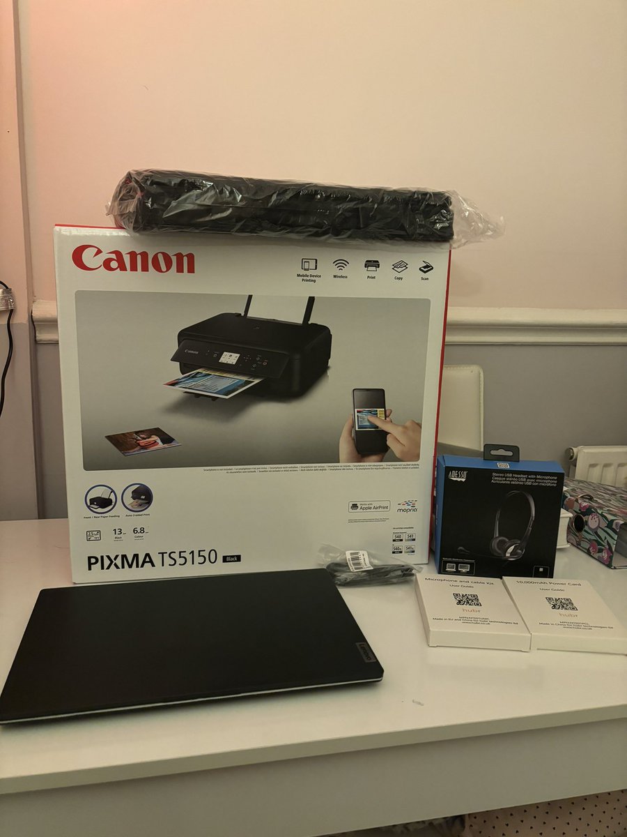 After surviving my first semester without my own laptop, I am overjoyed today to receive this!! 🥳