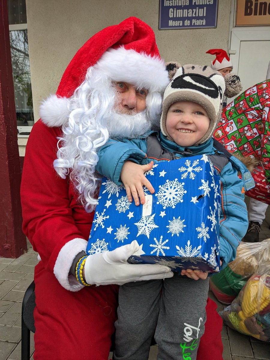 teechorg's tweet image. #shoebox deliveries start in #moldova. Visiting Moara de Piatra with gifts and food.