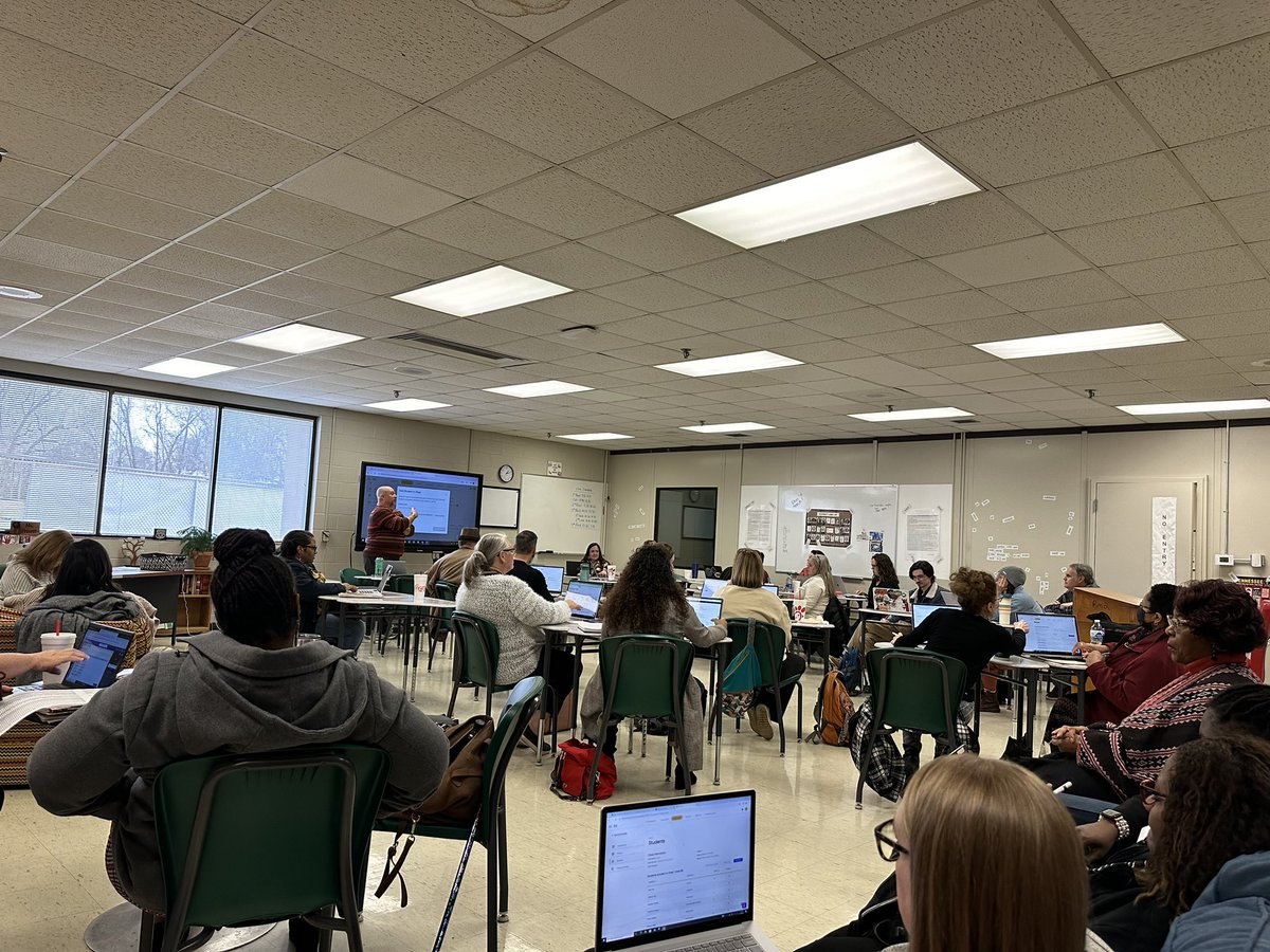EyeonAcademics's tweet photo. 2nd-5th grade teachers are learning all about Achieve 3000 and how it’s a game changer with changing students reading Lexile levels! #LeapUpforLiteracy #LeadLearnLove https://t.co/fnjI19B70m
