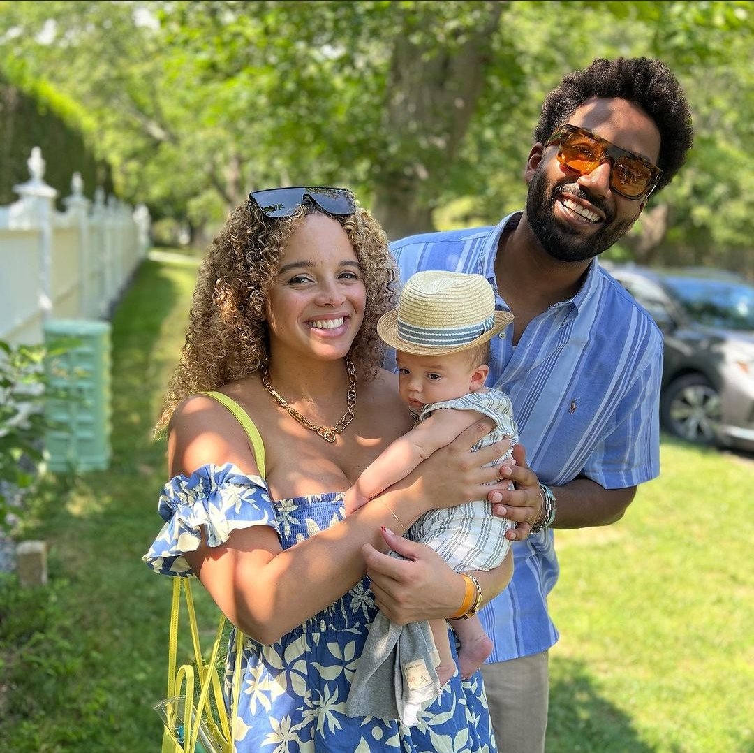 BB_WhatNow's tweet photo. Wendall(Survivor 36 winner) has apparently been cheating on his girlfriend and mother of his 2 children with recent winner of #Survivor45. His girlfriend found out about his secret "relationship" after Wendall gifted Dee a bracelet which was shown in recent IG pictures. https://t.co/oGnH8xkUNO