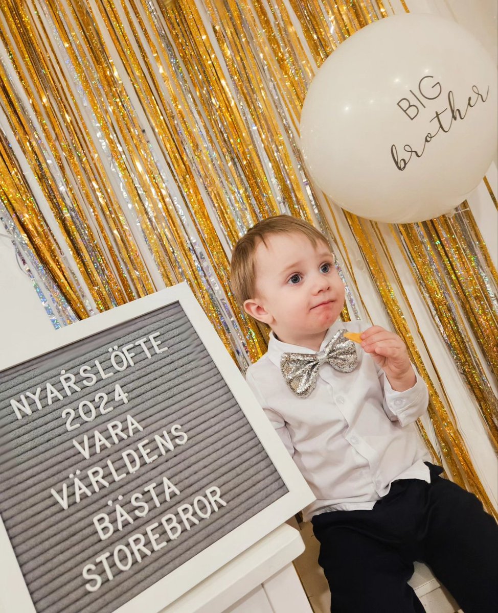 ThaTomson's tweet photo. Baby #2 coming this summer ❤️ https://t.co/KVHOuGzUbp