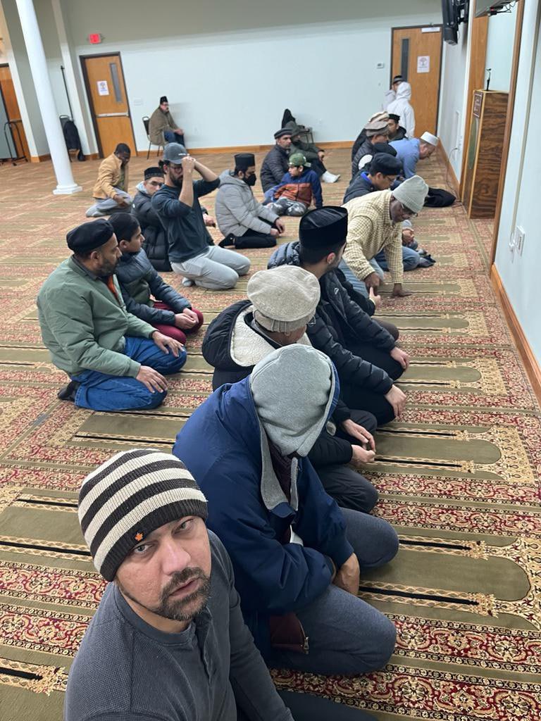 MuslimYouthCol's tweet photo. Tahajjud &amp; Breakfast held on New Years in Columbus! Early in the morning, Members came together to observe tahaijud prayers alongside fajr prayers. Thereafter, members recited the Holy Quran and partook in breakfast together! https://t.co/0LzJfRd4dX