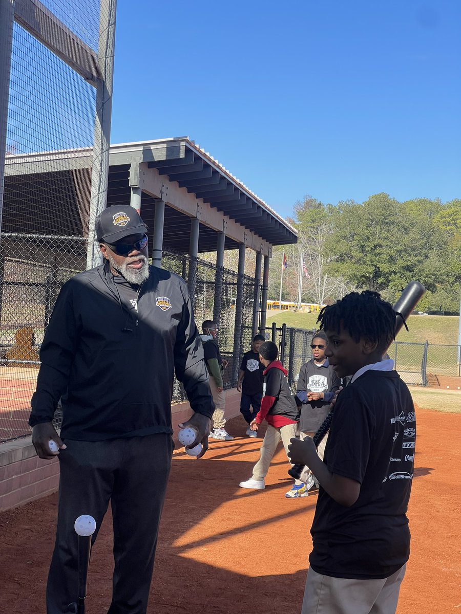 Nothing better than hitting tips from <a href="/DaMeathookYoung/">Dmitri Da Meathook Young</a> ⚾️